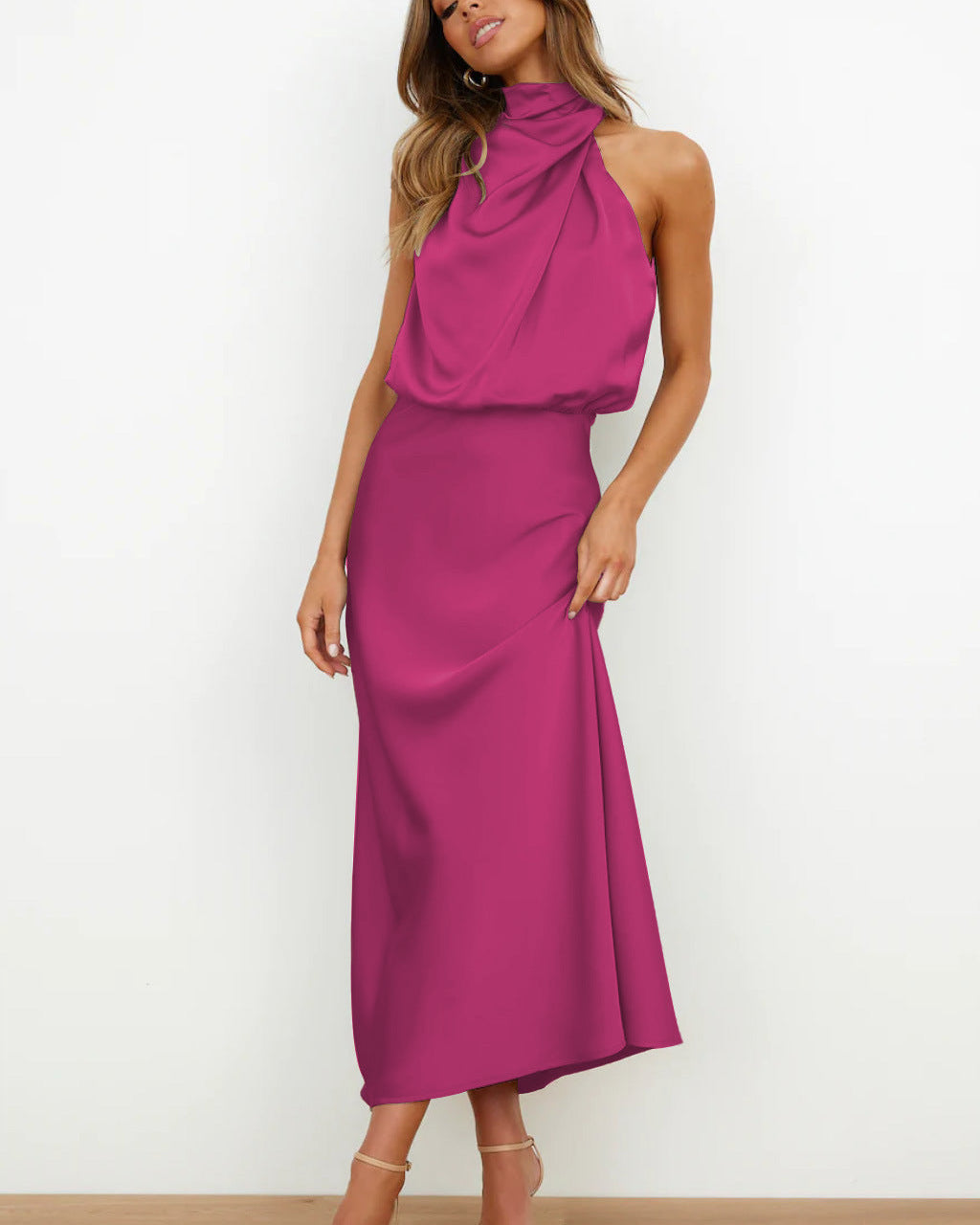 Gabriella Budapest | Elegáns estélyi ruha halter kivágással