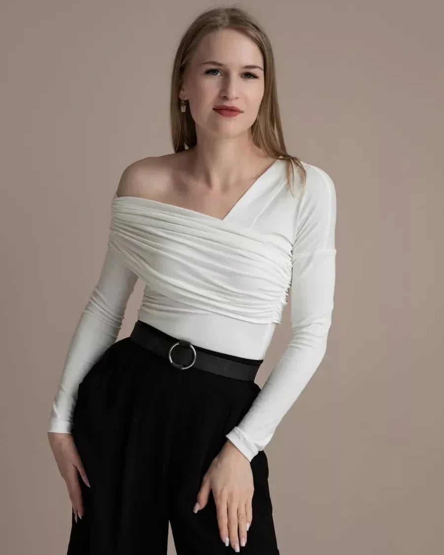 Gabriella Budapest | Clara Monroe Top Egy Pánttal