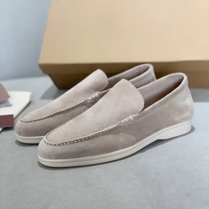 Elegáns mokaszinok velúrból